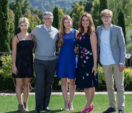 Bill Gates and Melinda Gates with their children.